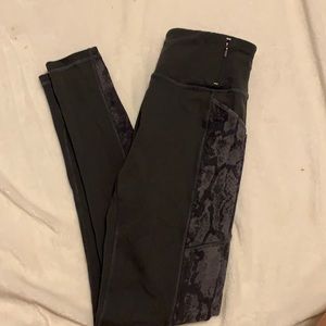 Gray leggings with mesh.